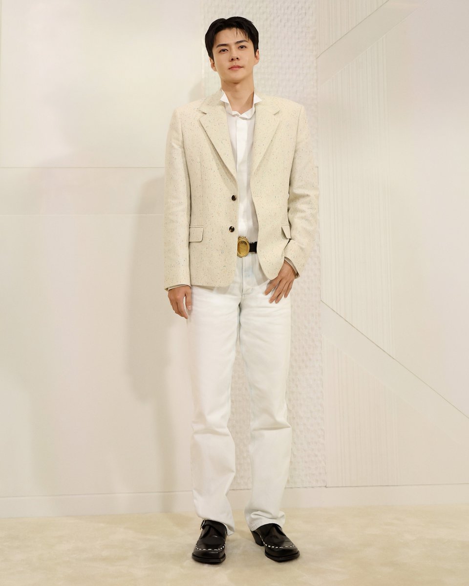 OhSehunGlobal's tweet photo. 📸 260806 | mintmag_th instagram update Sehun with DIOR

Surprise! Here's another set of behind-the-scenes photos of SEHUN, the EXO member who flew to Thailand to attend the grand reopening of the Dior Siam Paragon Boutique last month. These newly released photos once again showcase Sehun's unique charm, along with his iconic Dior pieces and stunning style. 💚

🔗 https://t.co/cff14dOFmf

SEHUN DIOR SIAM PARAGON
#DiorSiamParagonxSehun
#SEHUNxDIOR #SEHUN #세훈