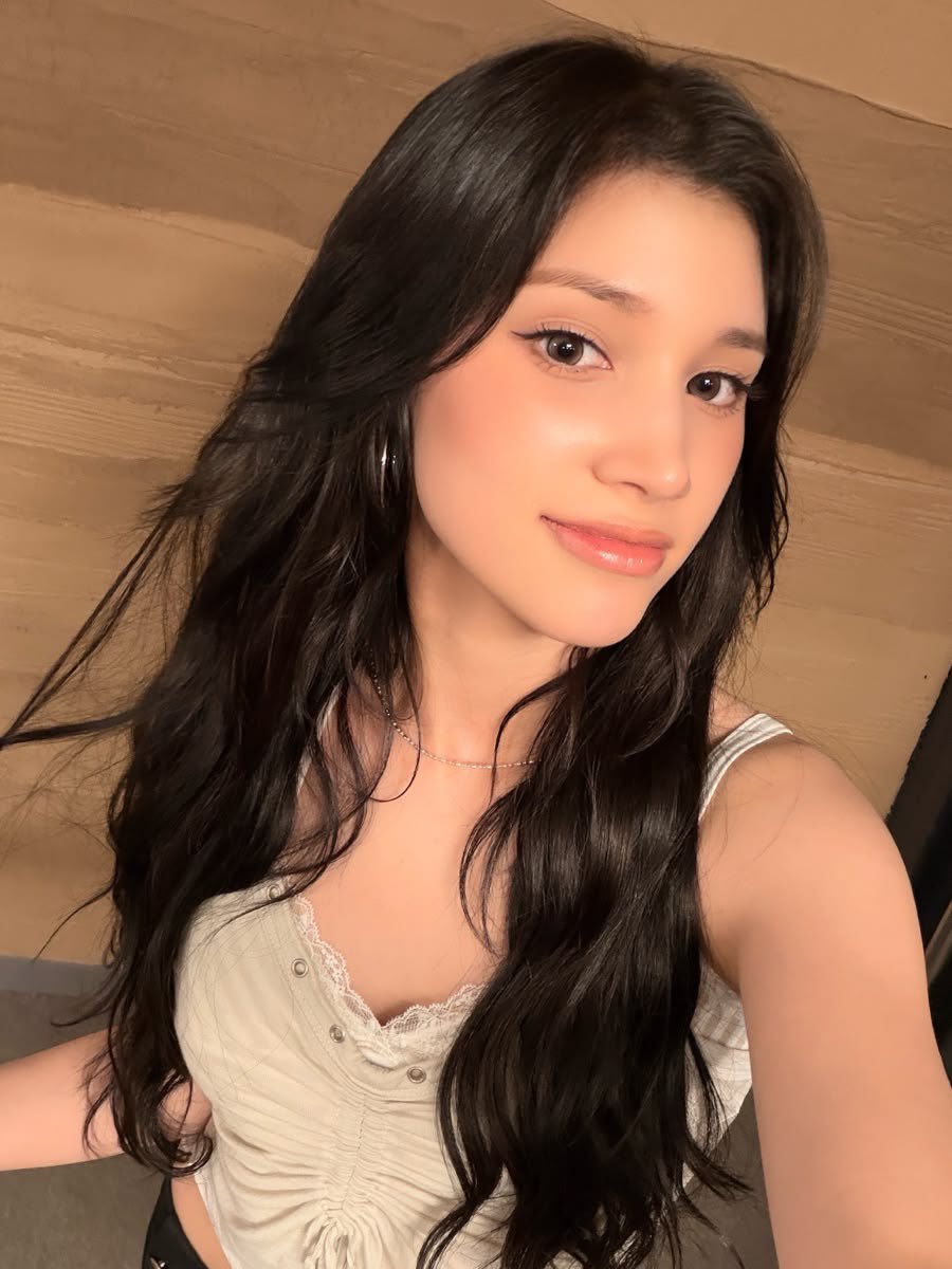 hieitgirl's tweet photo. kwda rt deal for #huening_bahiyyih #kep1er

🍀2026 KWDA Female Solo Popularity Award Final🍀

🎁 300 💎 = 60 votes

rules:
- follow @TheVoteAtelier 
- like &amp; RT this post
- like &amp; RT @TheVoteAtelier pinned
- drop proofs (min 250)‼️

⏰48 hrs https://t.co/Gveke5mePW