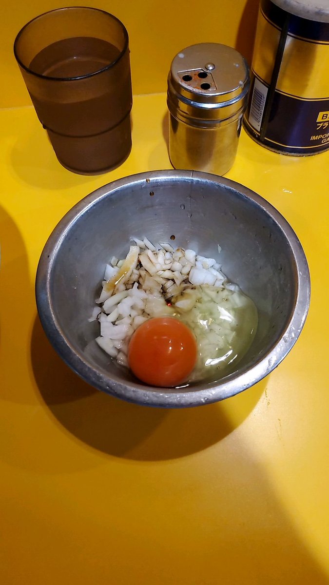 jilo_fuji_com's tweet photo. 二郎　野猿街道店2
@Jiro_Yaenkaido2 

2026年173杯目
小つけめんYNA+たまねぎ卵

4回目。
麺とつけ汁よき。他の店でもたまごにカエシ投入してみよ。 https://t.co/apINfiBlEH