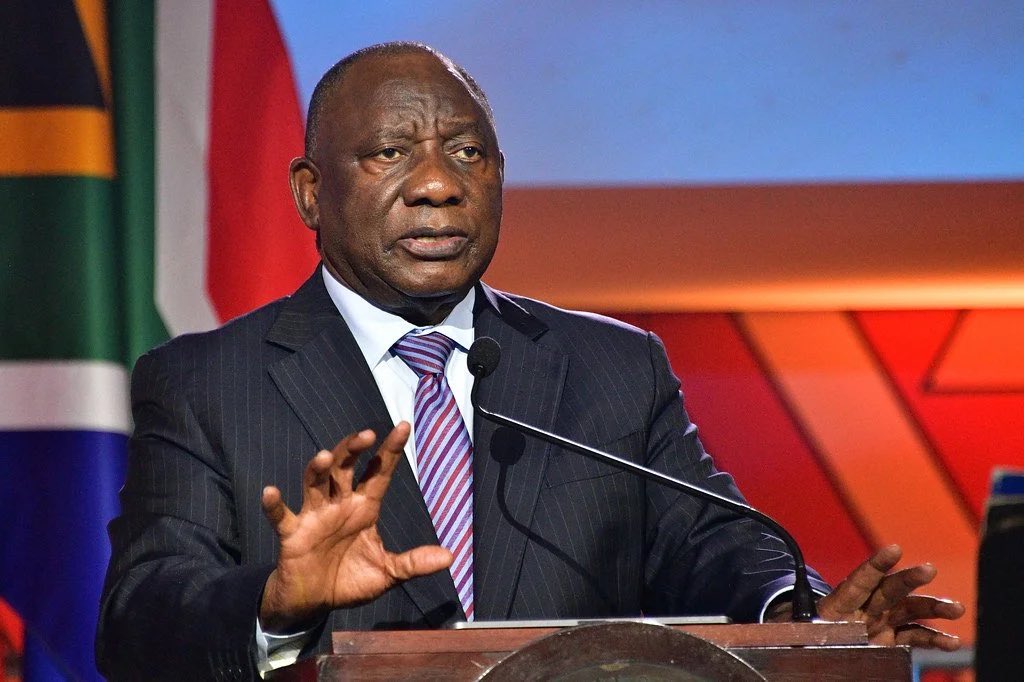 AdvoBarryRoux's tweet photo. Cyril Ramaphosa has received the Second Interim Report of #MadlangaCommission, which recommends that criminal investigations on Shadrack Sibiya, Witness G, Fannie Nkosi, &amp; Brown Mogotsi. If sufficient evidence is found, the Commission recommends that criminally charged! https://t.co/ctO9Cj7dQ9