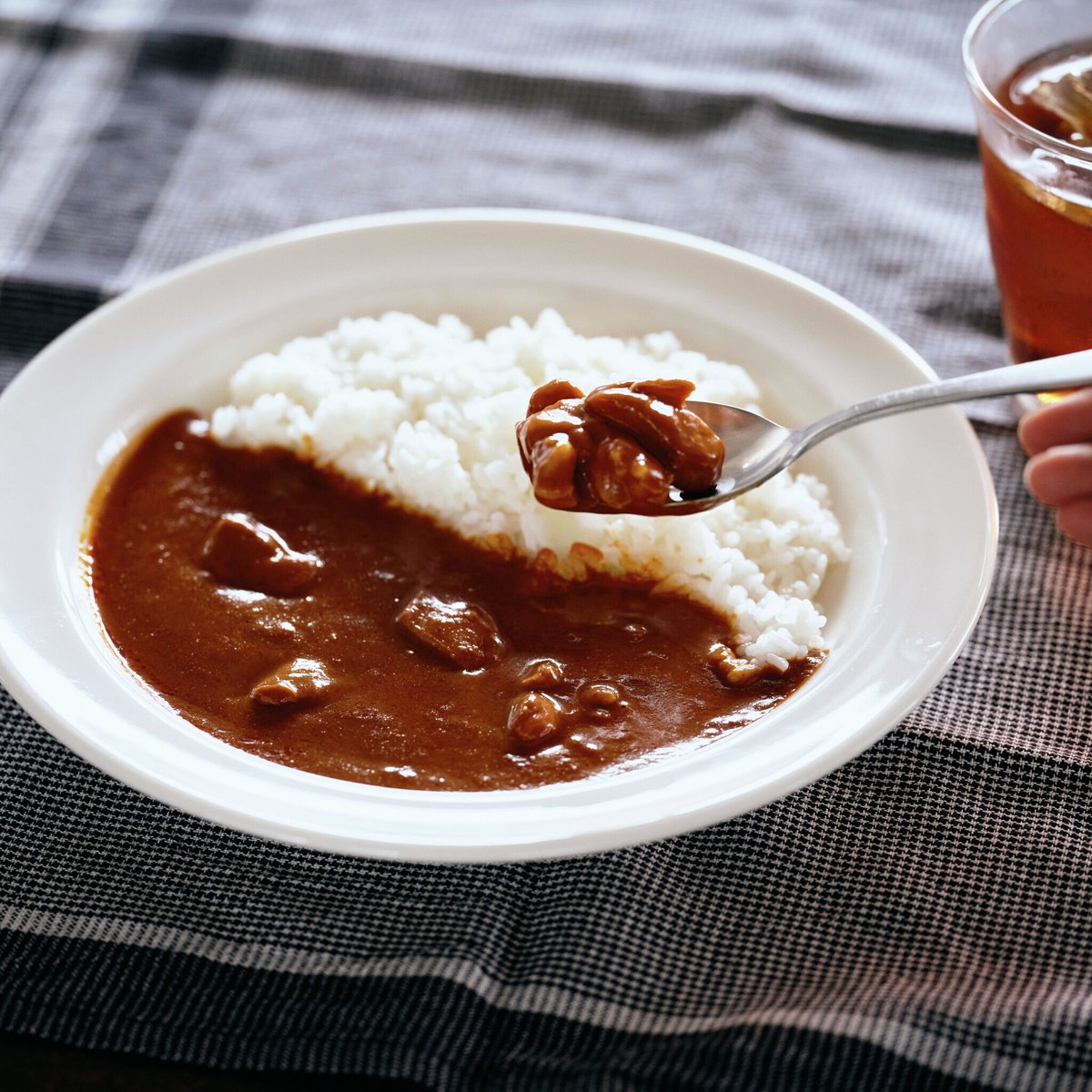 muji_net's tweet photo. 改良を重ね、現在6代目が店頭に並んでいる『素材を生かしたカレー バターチキン』。進化の足跡を、商品担当者に聞きました。
https://t.co/RYACwSkDeH https://t.co/oJS1A9vFp8