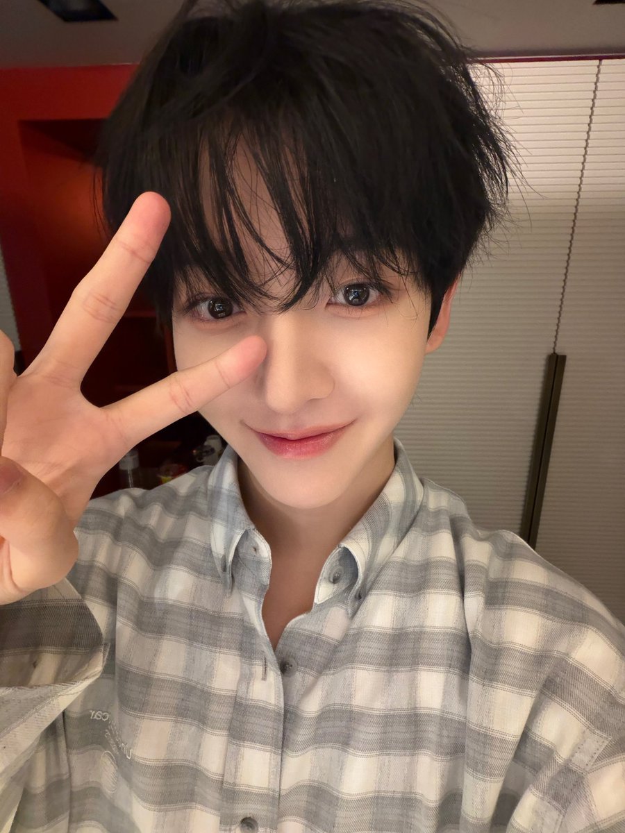 kickmandu's tweet photo. 흑발 동혀니 보고싶다 https://t.co/zRsjH188YO