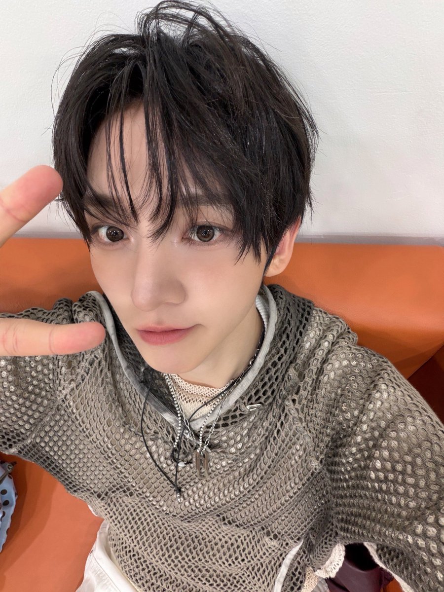 kickmandu's tweet photo. 흑발 동혀니 보고싶다 https://t.co/zRsjH188YO