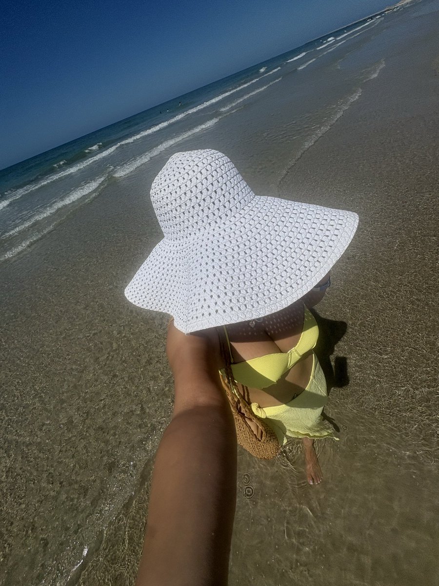 kittykirah1's tweet photo. #ocean #vacation #feetِ #feetfetısh #x #nsfwtwtًً https://t.co/EzBK3EjKl4