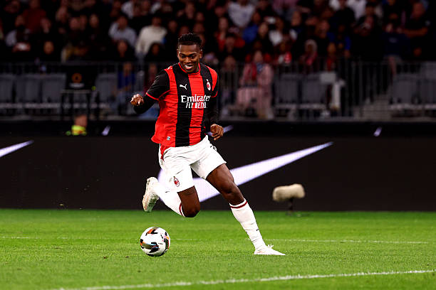 MilanPosts's tweet photo. 📰 Andrea Ramazzotti - Gazzetta: Leão began another season with AC Milan. Whether he will still be at the club next May remains impossible to predict, but one thing is certain: he has found his motivation again, and perhaps something inside him has been reignited. https://t.co/G5KFxDH9tI