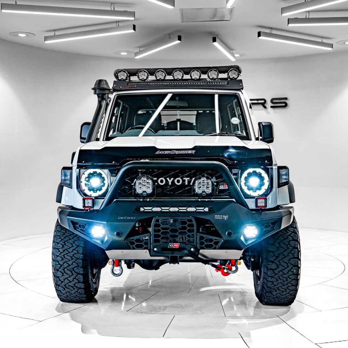 PolycarpMDM's tweet photo. Pitia Picha za Hii  2025 Toyota Land Cruiser 2.8GD6 A/T https://t.co/ievcCv2UlY