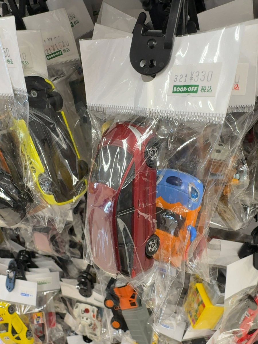fearless_GRS210's tweet photo. 気になる👀

#トミカ
#ブックオフ https://t.co/WAU8b5b5kV