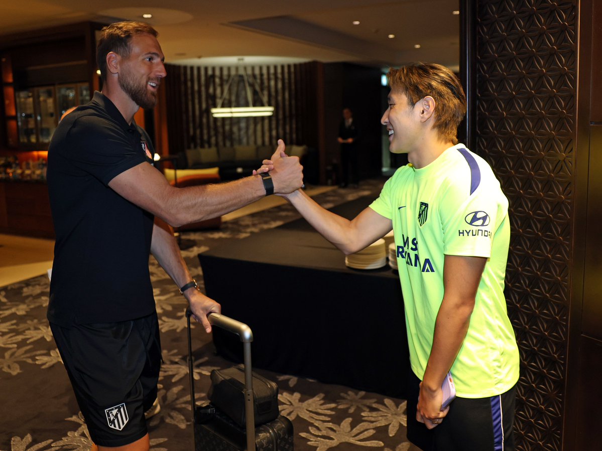 Atleti's tweet photo. ¡Kang In Lee ya conoce a sus nuevos compañeros! 😃 https://t.co/mcjnCUb9kA