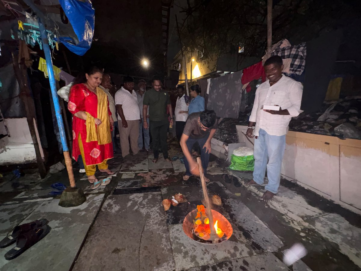 HarshalaMo81306's tweet photo. जनतेच्या विश्वासाला विकासकामांची भक्कम जोड!

प्रभाग क्र. १८९ मध्ये नगरसेविका सौ. हर्षला आशिष मोरे यांच्या हस्ते विविध लोकहितकारी विकासकामांचा शुभारंभ करण्यात आला. दर्जेदार नागरी सुविधा, मूलभूत सोयी आणि सर्वांगीण विकासासाठी आमची वचनबद्धता कायम राहील. https://t.co/dfHf7Xq26c