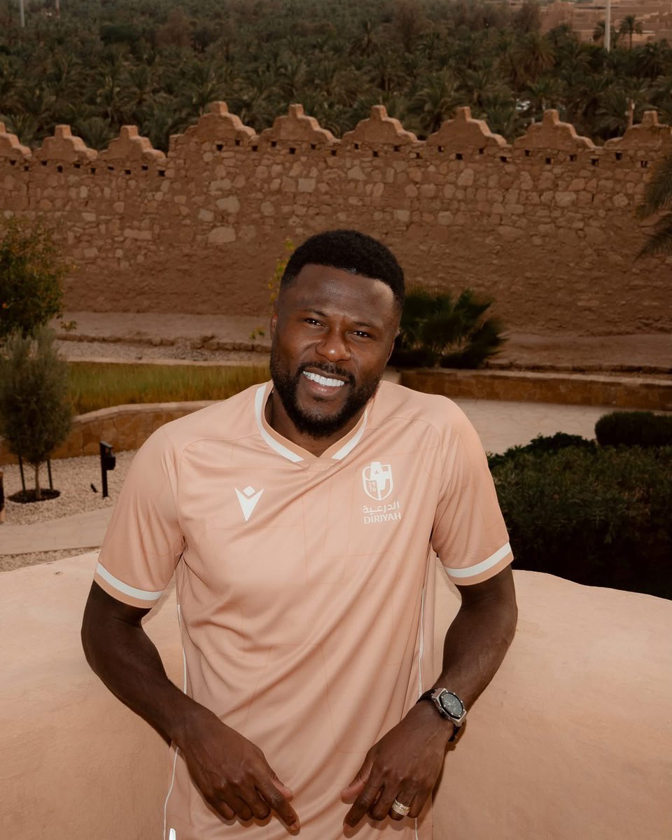 New_World_Sport's tweet photo. Libre après la fin de son aventure avec Lille, le capitaine des Léopards de la RDC, Chancel Mbemba, s'engage avec le promu de la Saudi Pro League, Al Diriyah.
Est-ce un bon défi pour le défenseur congolais ?
#football #NewWorldTv #newworldsport #mercato #INFOSPORT https://t.co/KTj9n1QKkC
