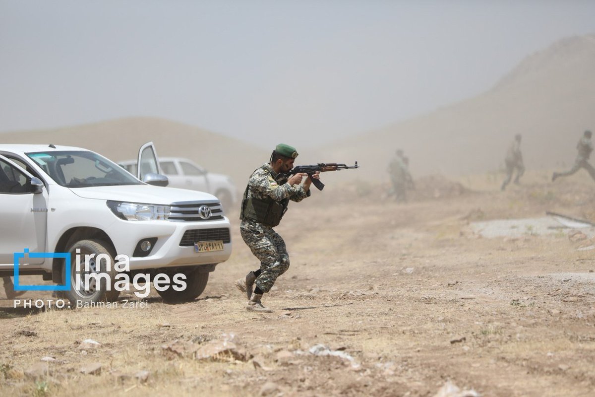 IranObserver_ir's tweet photo. Another part of the Iranian Army 25th Special Forces Brigade exercise yesterday which was in rural areas. https://t.co/b6HPrMt0GI