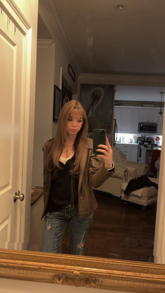 willowxlore's tweet photo. I wanna be someone’s one &amp; only q https://t.co/7huLkvmXJe