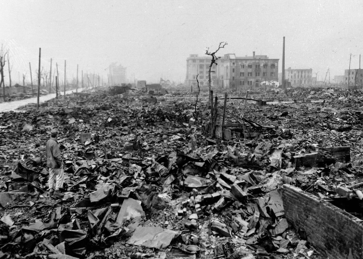 Moonlightshad1's tweet photo. Oggi è quel giorno in cui bisogna ricordare che l'unica nazione che lanciò l'atomica contro un altro stato provocando centinaia di migliaia di morti e danni irreversibili è quella che viene definita impropriamente una "grande democrazia". #6agosto https://t.co/KT1xroayU3