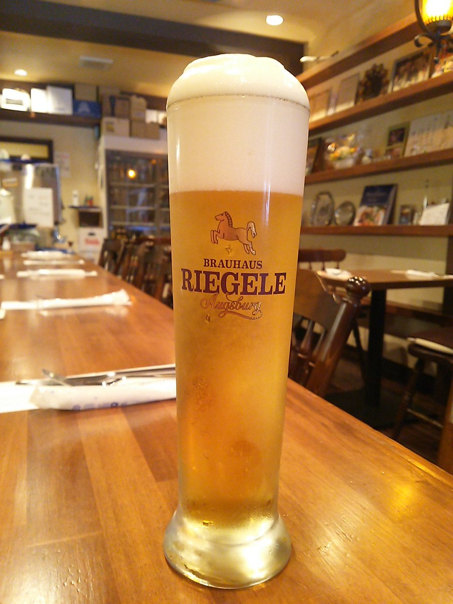 res_HAMBURG's tweet photo. Guten Tag! ドイツビアハウスハンブルクです。本日も16:00よりオープンしております。さわやかな柑橘系の香りとシャープな苦味が特徴のリーゲレ・ピルス樽生がみなさまのご来店をお待ちしております https://t.co/HMJuq3V2IM