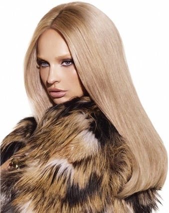PopTingz's tweet photo. Kim Petras replies on a fan's post who said that Taylor Swift, Sombr and Tate McRae ruined the music industry:

"leave Tate out of this." https://t.co/gO6WnPEjDY