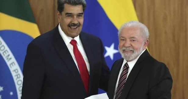 Hotspotorlando's tweet photo. 👀Smoke Over Brasília👀

When a government grows uneasy about possible revelations from U.S. cases involving Maduro’s circle—especially names like “El Pollo”—citizens have every right to ask hard questions.

Old allegations of Venezuelan financing, long-standing ideological ties, and sudden sensitivity make for real political smoke. Transparency is not optional in a democracy.

Read the full piece:
Smoke Over Brasília: Why Fears of Maduro-Linked Revelations Matter
https://t.co/mfGph3YB6V
#SmokeOverBrasilia #Lula #Maduro #ElPollo #BrazilPolitics #Transparency #Venezuela #PT #LatinAmerica