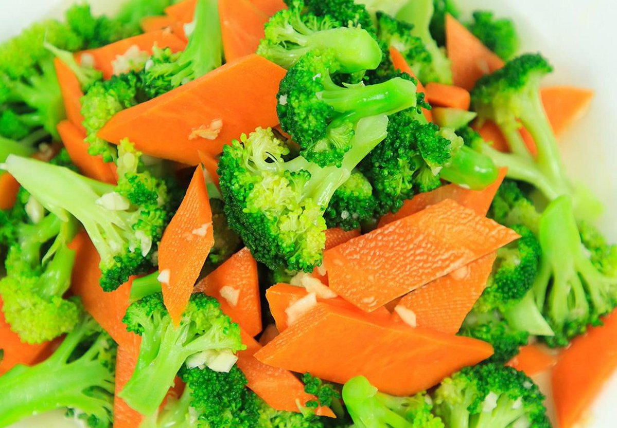 monovuelo's tweet photo. [Post-workout fuel win!  + quinoa + roasted broccoli = high-protein, fiber-packed combo that tastes great and keeps your fat loss on track. No fancy ingredients needed—simple, satisfying, effective!  #FatLossMeal #CleanEating]， https://t.co/ZZKp4f6C0v