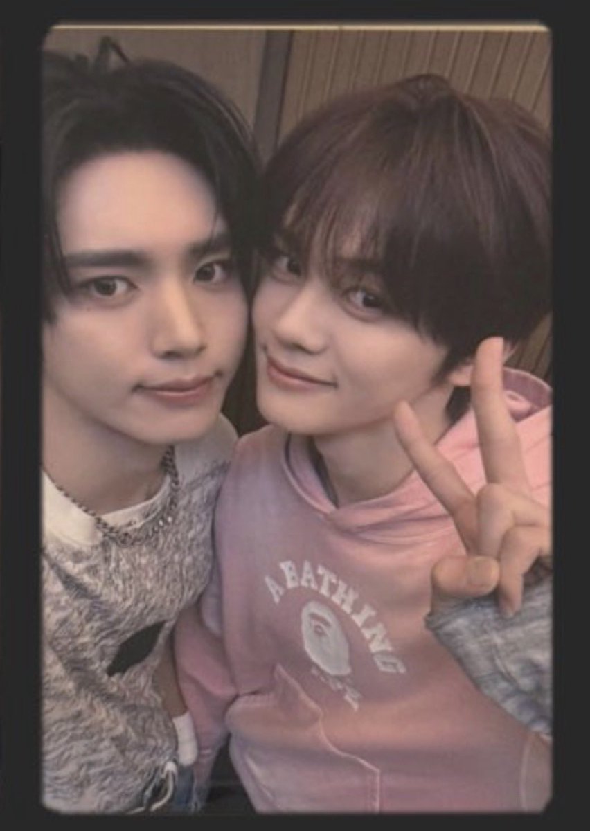 sxvinse's tweet photo. 아미친 내가 아랑하는 콩딱즈 포카 ㅠㅠㅠㅠ
뒤에 바보같아서 귀여운 규부니 포카도 너무 이뻐서 소유욕 max야 ㅠㅠㅠ🩵 https://t.co/RAyhcBi5SW