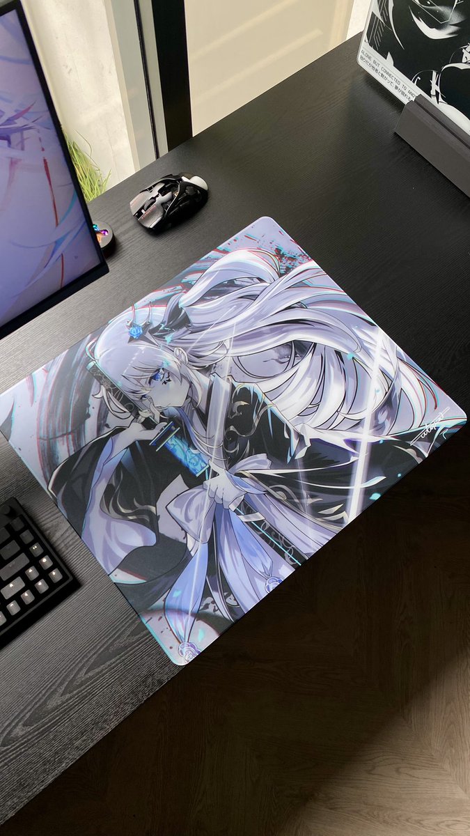 dxstiny26's tweet photo. UTOPIA GAMING 墨流 SUMINAGASHI GLASS PAD 💙 https://t.co/uScTZqMcoA