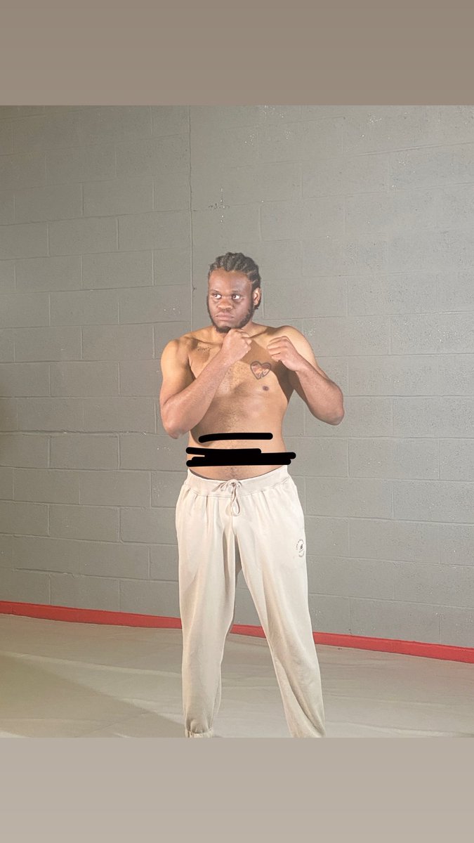 OgMedved's tweet photo. Al Hamdoulillah avant tout. 
3 ans de dépression, 2 ans d’obésité, 1 année dans une tente au bois de Vincennes, 15 combats sur 3 disciplines, 0 refus, jamais raté le poids. Je dirai à mes enfants que Superman c’est rien à côté de moi. https://t.co/1P8Gk8Std3