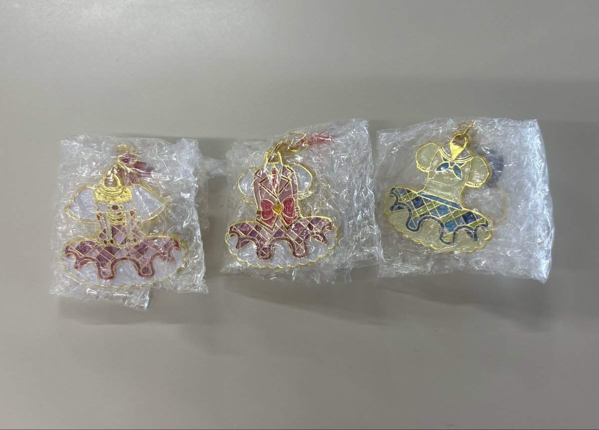 megu_927's tweet photo. 【交換】アイカツ！ ダイキャスト ドレスチャーム 

求➡️パープル、グリーン、イエロー

譲➡️ブルー、ピンク、レッド

出先の為IDございませんが、帰宅後送らせていただきます。

郵送交換のみ📮
お気軽にお声掛けください🙇‍♀️ https://t.co/dwBmAV0RVO