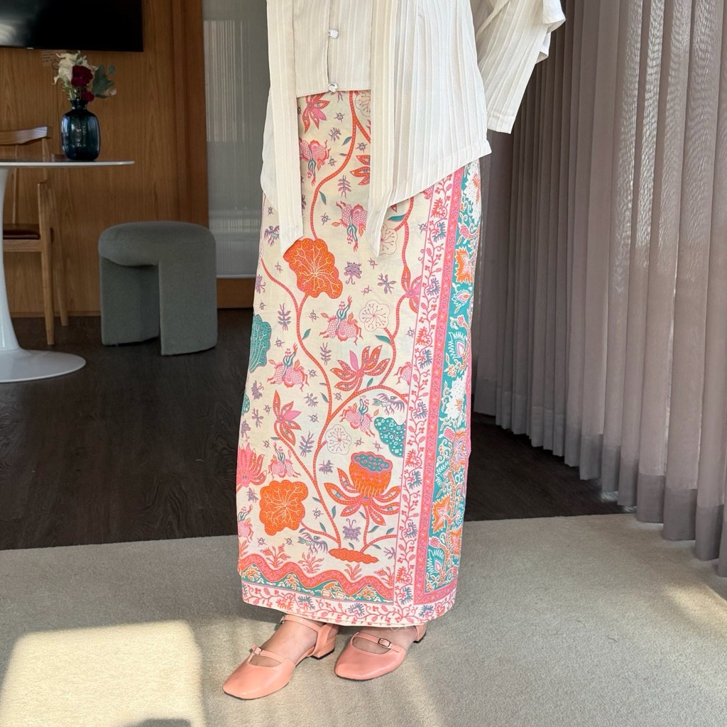 veinsclover's tweet photo. 🚨 aku nemu rok yang vibes-nya "mahal", tapi harganya masih masuk akal 🫠🦋 

❌ bukan rok biasa
✅ ini tipe rok yang bikin orang ngira outfit-mu harganya jutaan 😭

https://t.co/LH7lDzZySs https://t.co/8AXN72SwL4