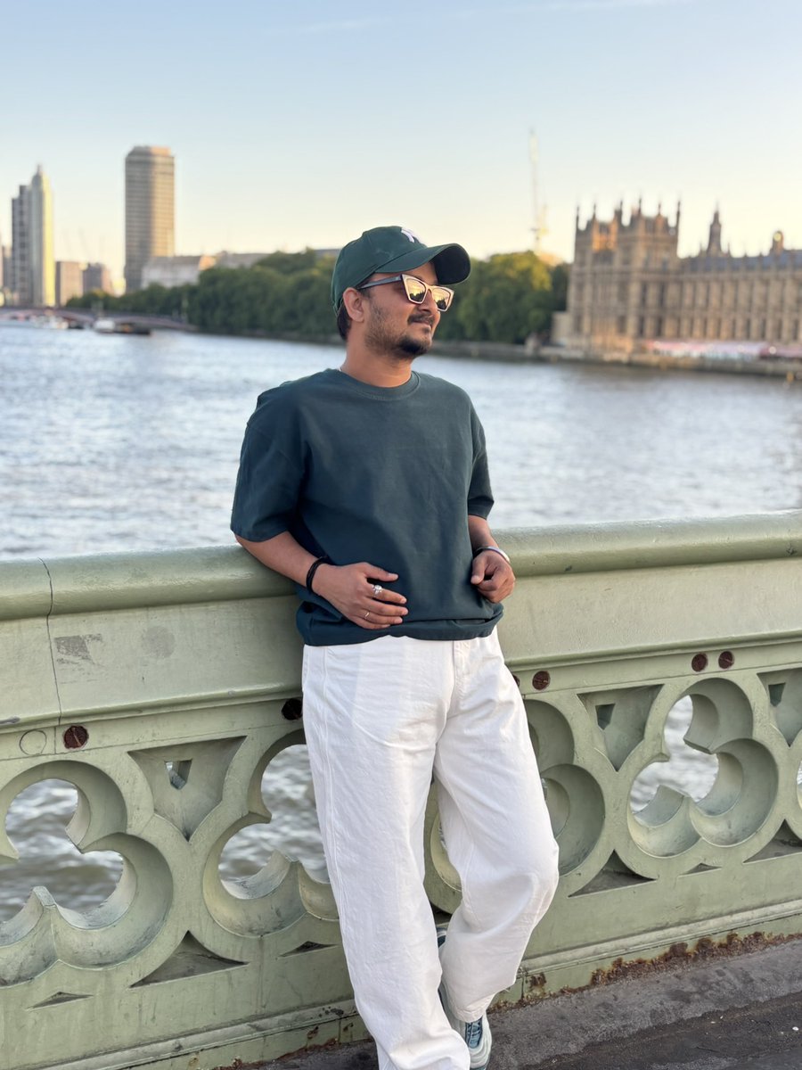Dear_Harshu's tweet photo. When you can't change the direction of the wind adjust your sails….☺️
#Awaara 💀 https://t.co/5DbUbZEPPI