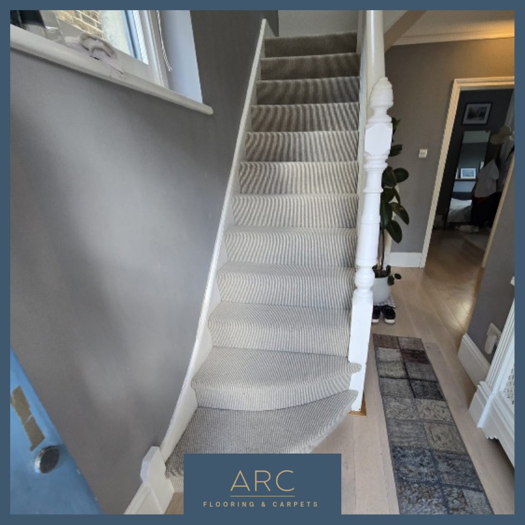 arcflooring's tweet photo. ✨Staircase glow up completed in Bromley✨
A beautiful flatweave herringbone carpet, combining timeless style with everyday durability
🏡 Free home visits
⭐ 30+ years' experience
⭐ 5-star reviews
📞 07951 811881
📧 info@arcflooring.co.uk
#carpet #staircarpet #carpetfitting https://t.co/E3pbXUY74c
