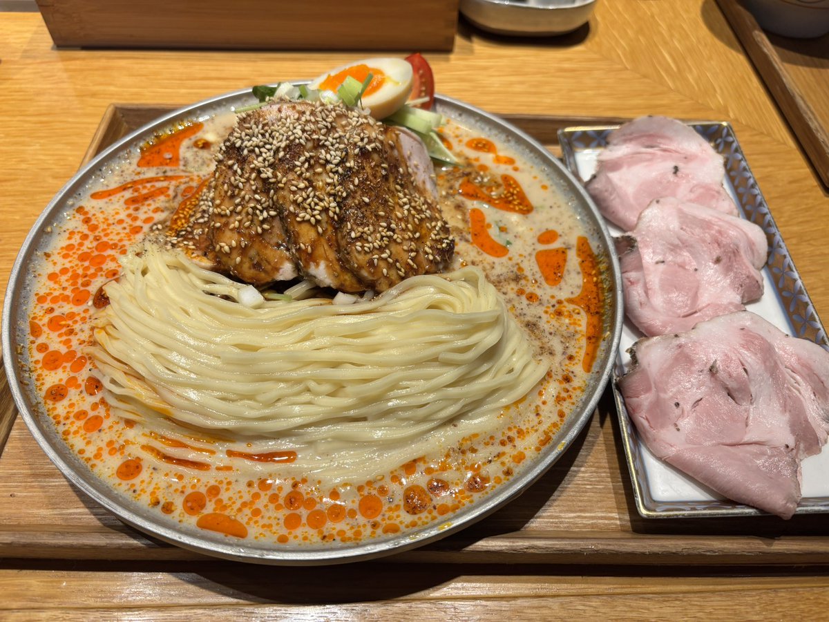 RuNono_chan's tweet photo. 仕事終わりにありえない美味いもん食ってきた https://t.co/4GPvTZbqf0