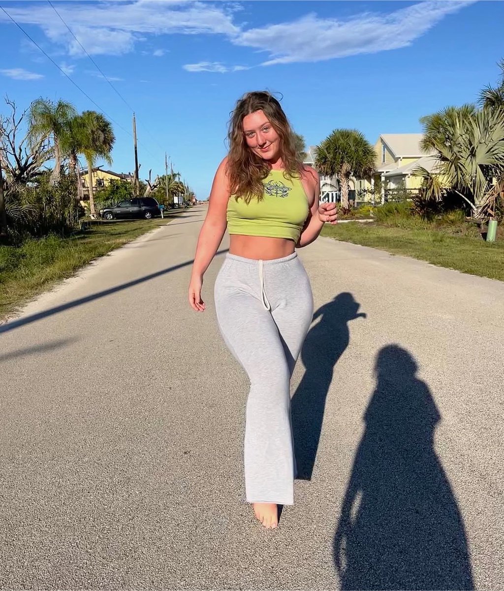 irlhoez's tweet photo. Stupid thick pawg could use a deep creampie #irlsubmission #fatass #jigglybooty #stacked #overdeveloped #wideass #childbearinghips #bopper #teenslut https://t.co/aq5MDxYAWe
