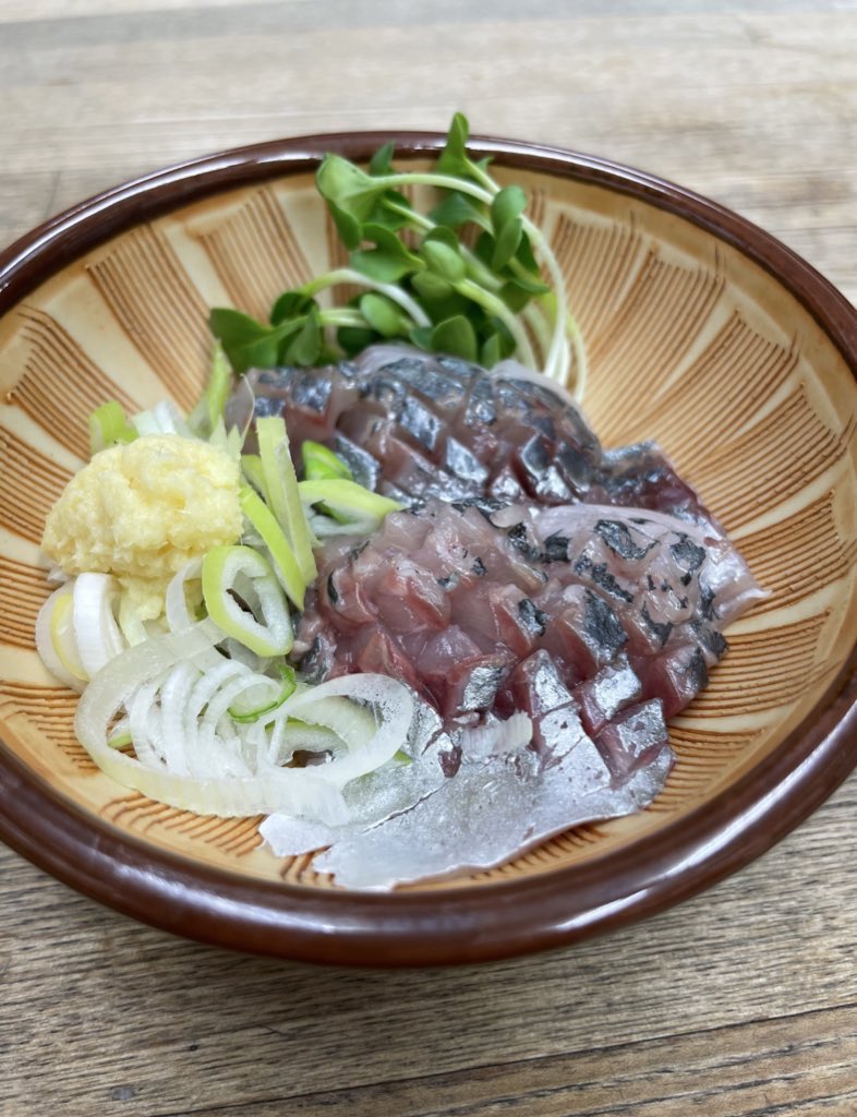 kane_show261's tweet photo. こんにちは！
今日は暑いですねぇ🥵

さて、、本日のオススメです。
アラドーフあります！ぜひお召し上がり下さいませ！
かね将は本日も16:30よりオープンします！
よろしくお願いします😊
#かね将　#大衆酒場　#五反田グルメ　#居酒屋 https://t.co/q4nGnKbVU1