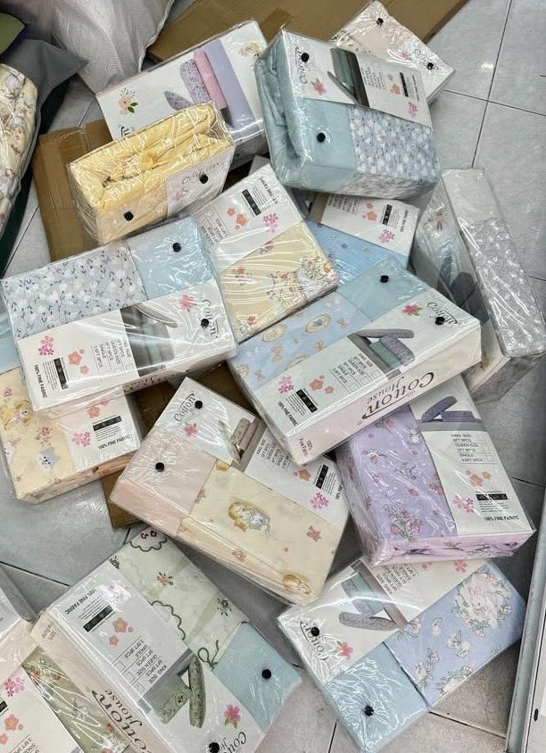 jungjless's tweet photo. SPREI VIRAL ini ternyata motifnya cantik cantik banget😭✋🏻 bahannya 100% cotton pasti adem buat tidur makin nyenyak https://t.co/DEmYn8eV4L