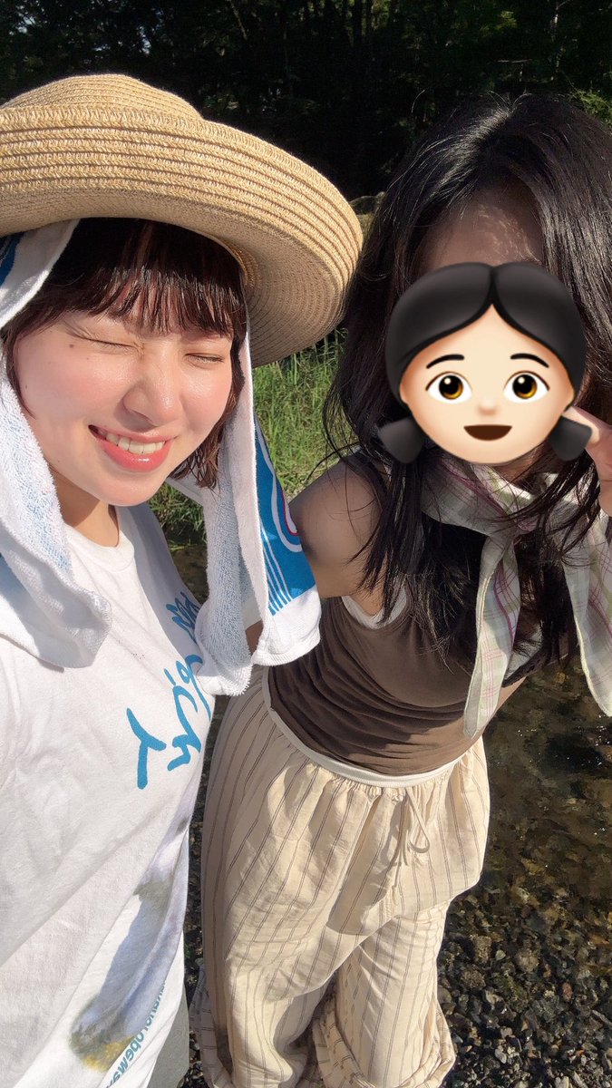 ishida_yume's tweet photo. ちゃんと水遊びもしました💧‼︎
行く前にママから心配の言葉を沢山言われたので、泳ぎはしませんでしたが、岩には登りました。怪我なく帰って来れました。

やっと買えた中野ロープウェイのTシャツに着替えて🐩ふみこさん（@fum_0417 ）とお揃い☺︎ https://t.co/H11e3L39mJ