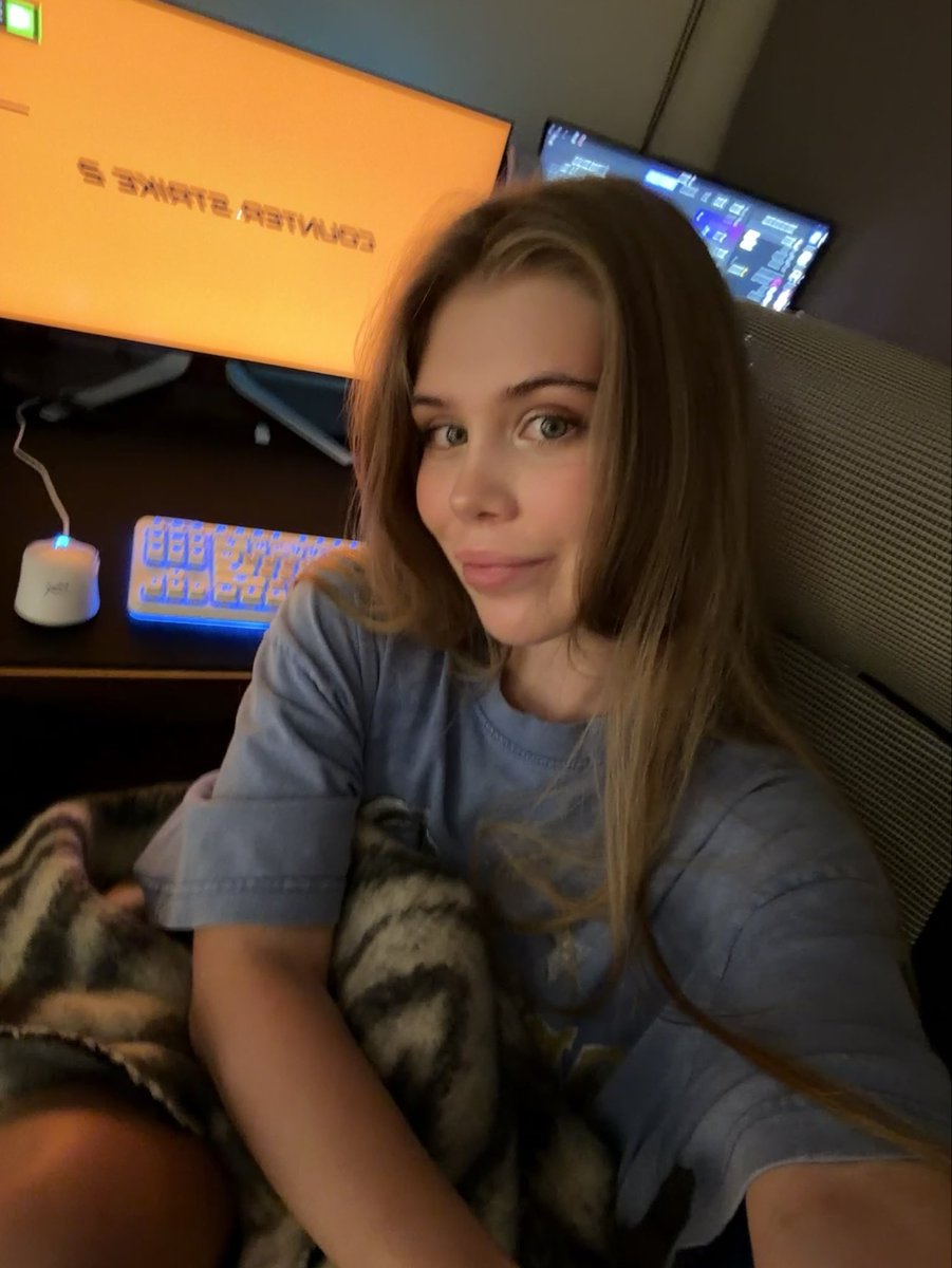 eviestonee's tweet photo. try to keep up https://t.co/yGI3Hx6Ysm