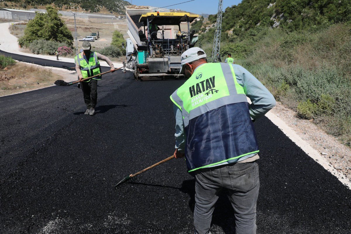 hataynabizg's tweet photo. HBB, YAYLADAĞI DUSDURU BAĞLANTI YOLUNDA BETON ASFALT ÇALIŞMASINI SÜRDÜRÜYOR

HABERİN DEVAMI 👇🏼

https://t.co/fNXGtfQgCe https://t.co/FuDNTl5Z4n