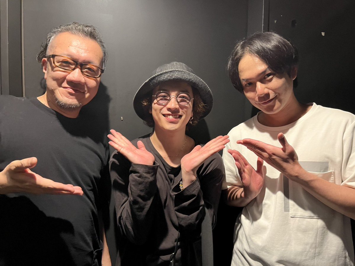 Shogo_Suzuki_'s tweet photo. フェイス
観てきました♪
縁深いお二人にも会えて良き時間でした。
2人芝居。
生きていくのはとっても難しいけど、大切だと思える誰かに出逢えることはとってもとっても尊く、生きる意味になるのだなぁ、と再確認。 https://t.co/BI4p7MxY0a