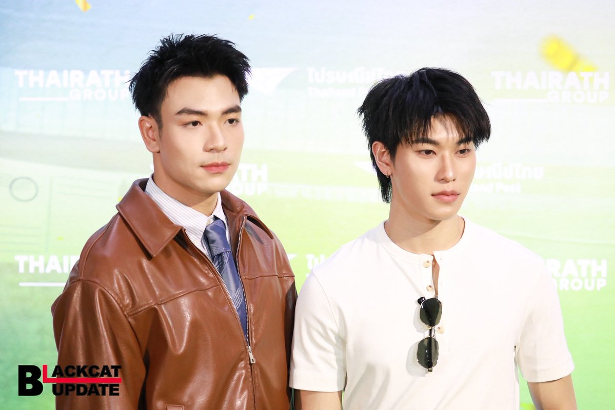 Blackcatupdate's tweet photo. “ออฟโรด - ต้นข้าว” กับแคมเปญ ‘เชียร์บอลให้มัน เฮลั่น รับโชค ทุกที่ ทุกเวลา’ ⚽️🥅

#offroadKTP #ออฟโรด #ต้นข้าวชยุตม์
#เชียร์บอลให้มันเฮลั่นรับโชคทุกที่ทุกเวลา
#ไปรษณีย์ไทย #ไทยรัฐ https://t.co/WEJU9e8UGv