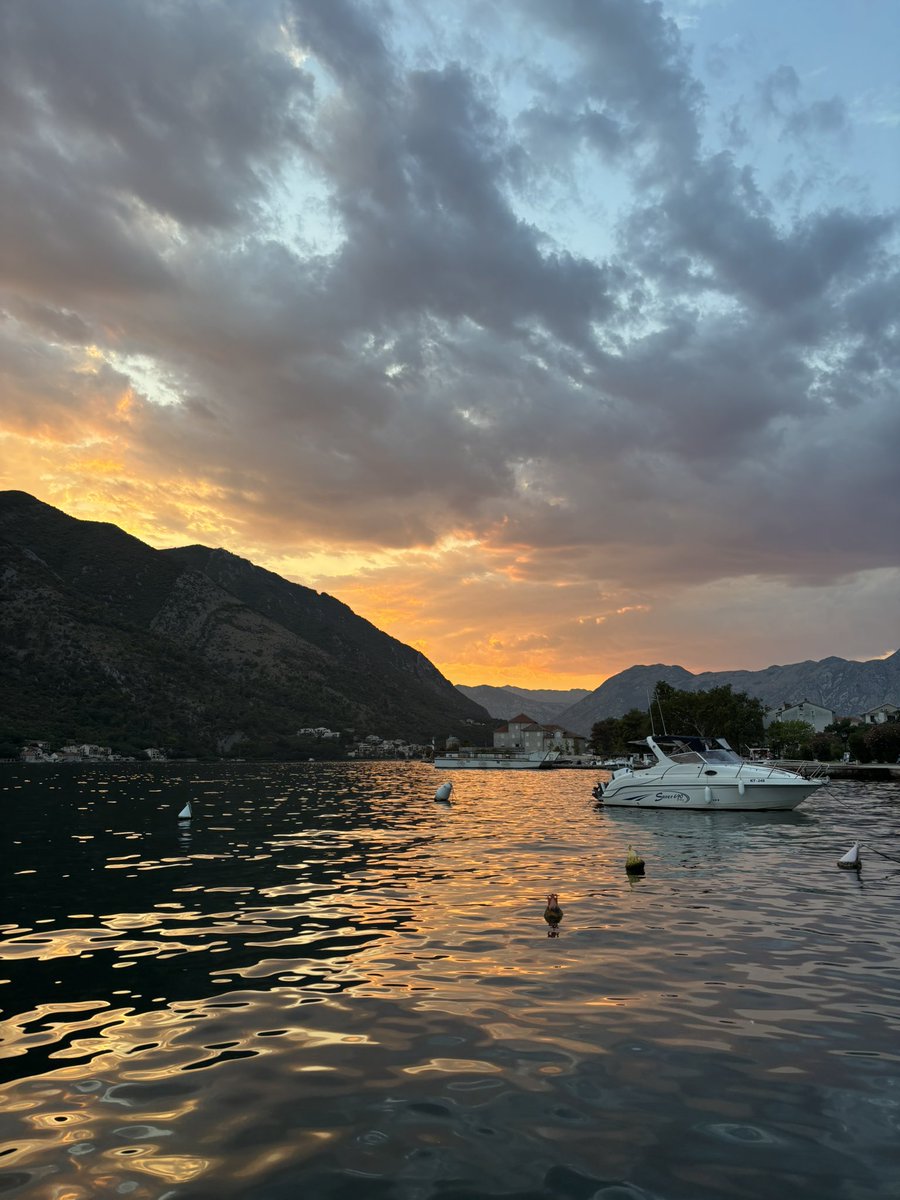 theuumut's tweet photo. montenegro gunbatimi https://t.co/mSyuM7ivOu