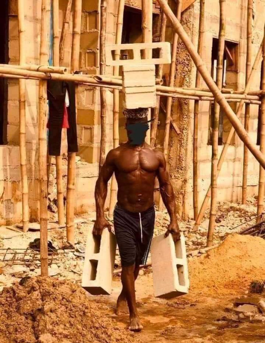 benjamin_diwa_'s tweet photo. Nobody dreams of carrying this kind of load for a living. But life happens 😪
This isn't just strength. 
It's sacrifice you make everyday.. 
May God bless every man and woman doing honest work, no matter how difficult it is. 
One day You will win.
Keep Pushing 💪🙏 https://t.co/R7oRO0yT4P