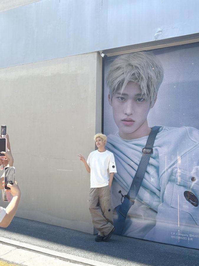 sohichaan's tweet photo. sohee visited cp company flagship store!! https://t.co/bStwe9RB84