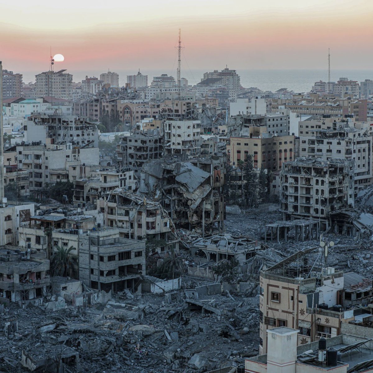 NoJusticeMTG's tweet photo. 'no major war' https://t.co/yESo8EyBsD