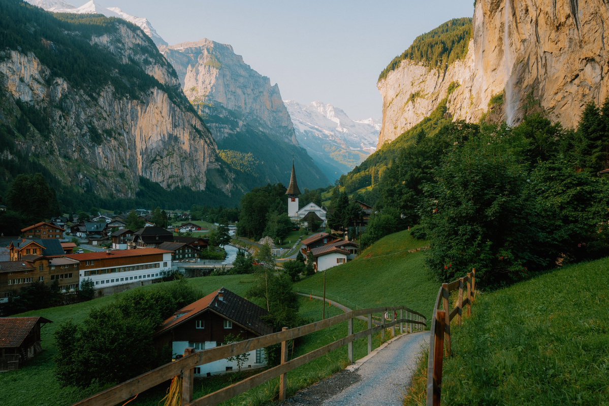 cities_pleaces's tweet photo. Lauterbrunnen, Switzerland https://t.co/JS8sCC2kO5