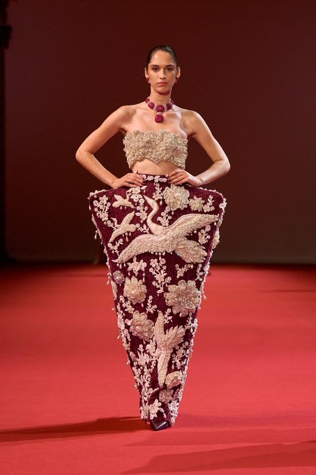 _ArchiveFashion's tweet photo. Manish Malhotra Haute Couture FW '26-27 https://t.co/l5pPmY7Oyq