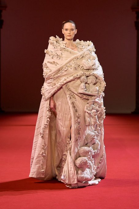 _ArchiveFashion's tweet photo. Manish Malhotra Haute Couture FW '26-27 https://t.co/l5pPmY7Oyq