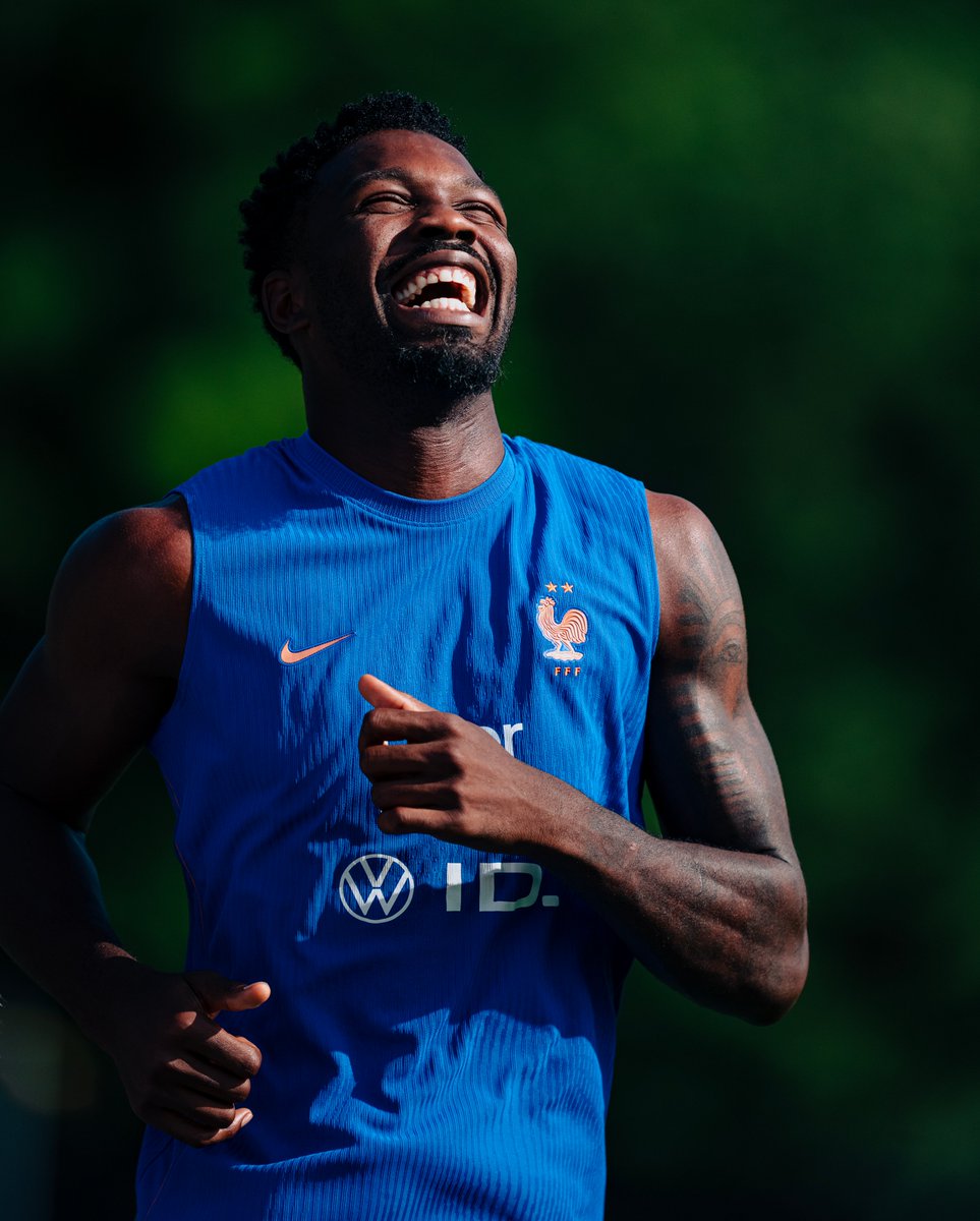 equipedefrance's tweet photo. Le plus beau sourire des Bleus fête aujourd’hui ses 29 ans 😄

Joyeux anniversaire, @MarcusThuram ! 🎂💙 https://t.co/rz2ZL5dR88