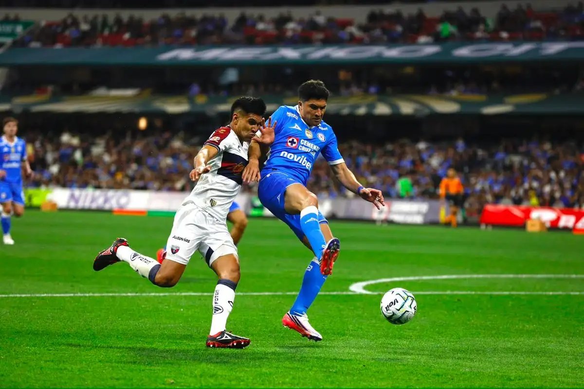 jorgeluazul's tweet photo. ¡RADIOGRAFÍA DEL GOL!

Así disputó el balón y lo ganó Nico para anotar su gol 💪🏻 #NI7 #CruzAzul

Nota: Tuvieron que pasar 4 meses y 18 días para que Nico anotara otra vez ⚽ #ReencuentroConElGol https://t.co/tqqu14k2wh