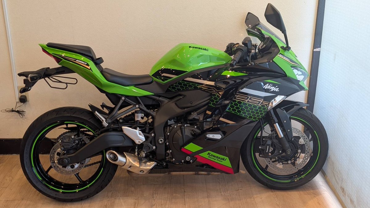 PUltra27's tweet photo. Ninja ZX-25R SE新古車 売ります。
新古車です。
走行距離700m
新品バッテリー
現車確認可能です。
ナンバー無し

埼玉県からです。
取りに来て下さい。陸送しません。 https://t.co/imanrsaFZO