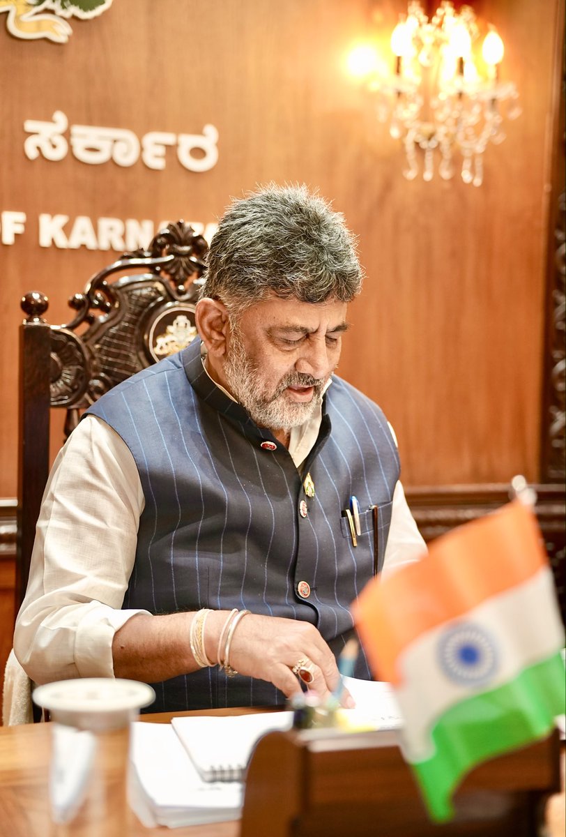 CMofKarnataka's tweet photo. Mr. Racha Aribarg, Consul-General of the Royal Thai Consulate General in Chennai called on Hon'ble Chief Minister Shri @DKShivakumar at Vidhana Soudha today. https://t.co/W3RF2BSEzs