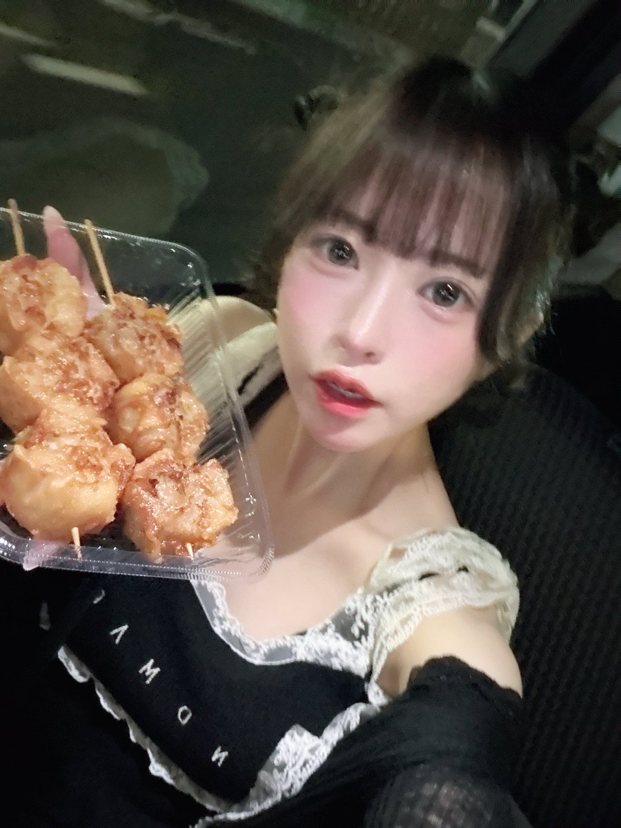 sugoi_napi's tweet photo. ほら ちゃんと前歯見せてご挨拶して https://t.co/jaTALkT7SX