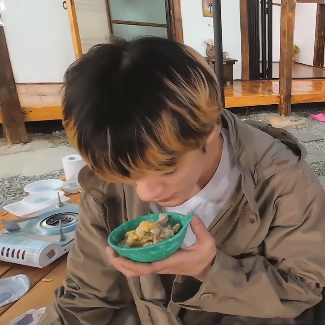 orymissako's tweet photo. อุ้ย ! ตกจัยหมด เอาของกินมาเพิ่มให้จั้นเลย 🥺🥺 https://t.co/aRkUTfZiJx